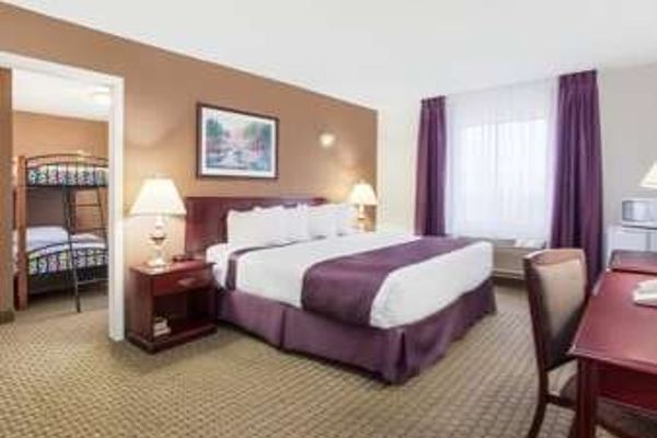 Ramada Red Deer Hotel and Suites